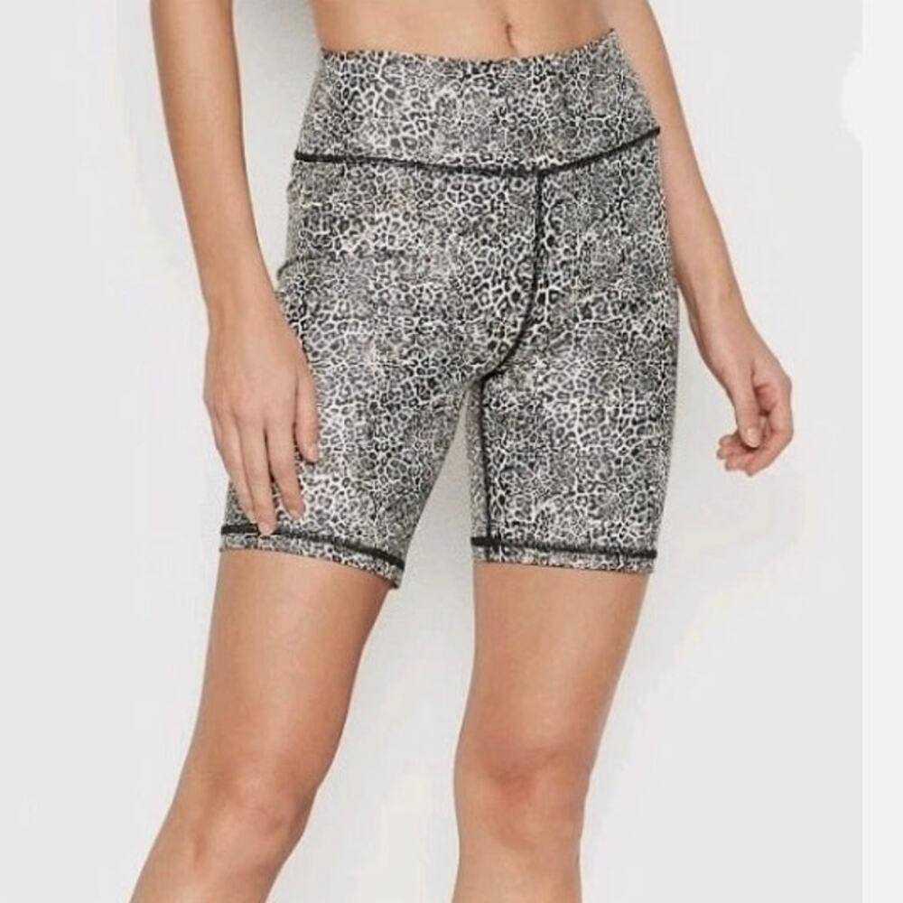 Victoria's Secret Sport Biker Shorts Women's Small Leopard